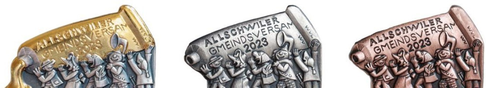 Allschwiler Fasnachtsplakette 2023 &ndash; «Zrugg zur Gmeindsversammlig» (1/1)